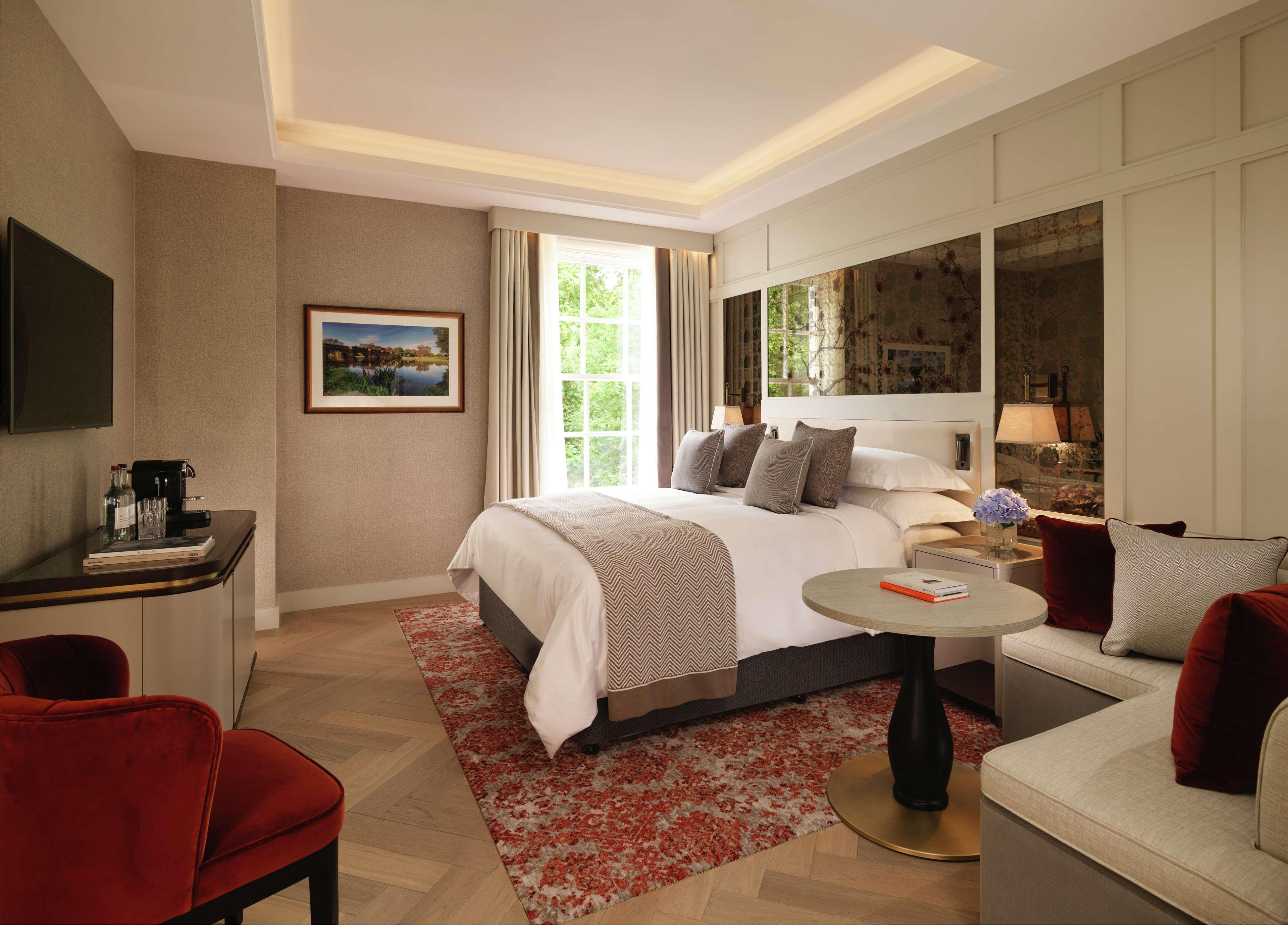 The Biltmore Mayfair Лондон Экстерьер фото A room at the hotel