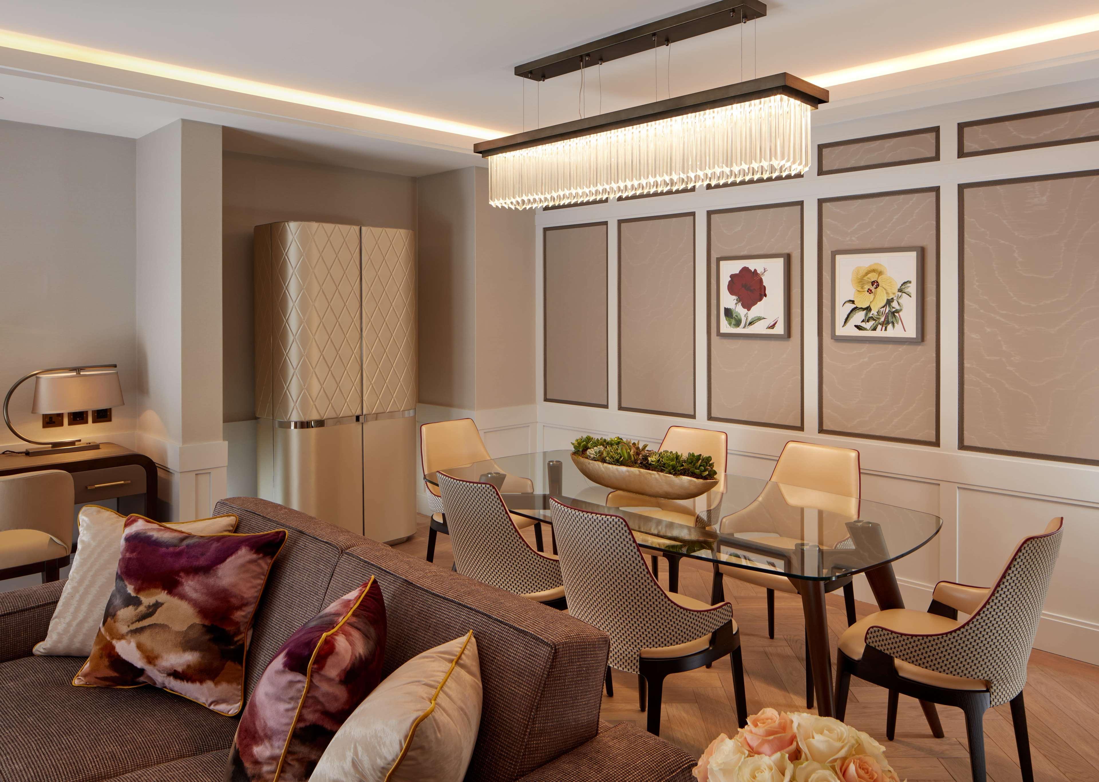The Biltmore Mayfair Лондон Экстерьер фото A 3D rendering of a dining room