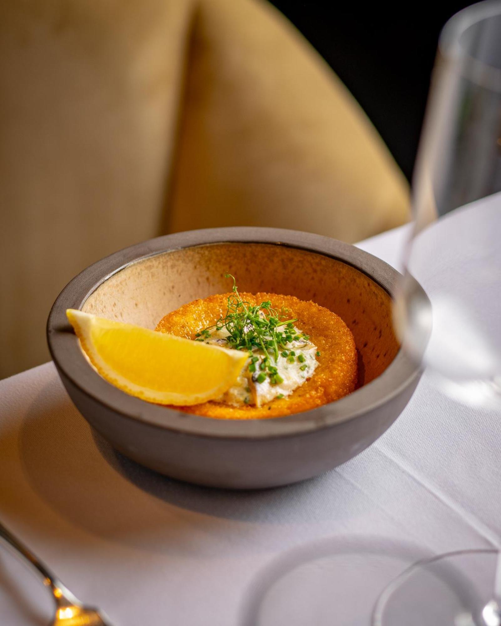 The Biltmore Mayfair Лондон Экстерьер фото A bowl of halva
