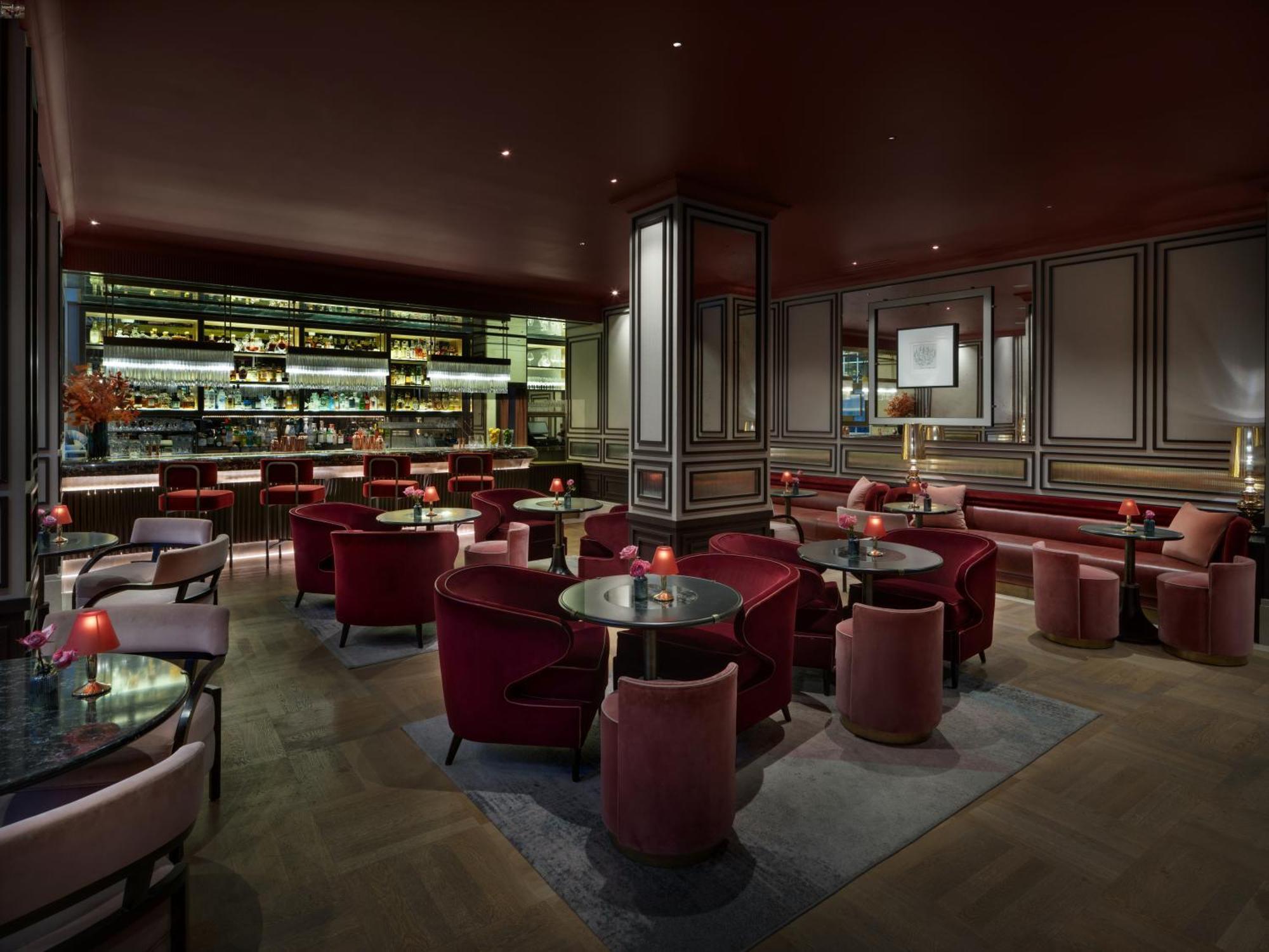 The Biltmore Mayfair Лондон Экстерьер фото The Bar at The London West Hollywood