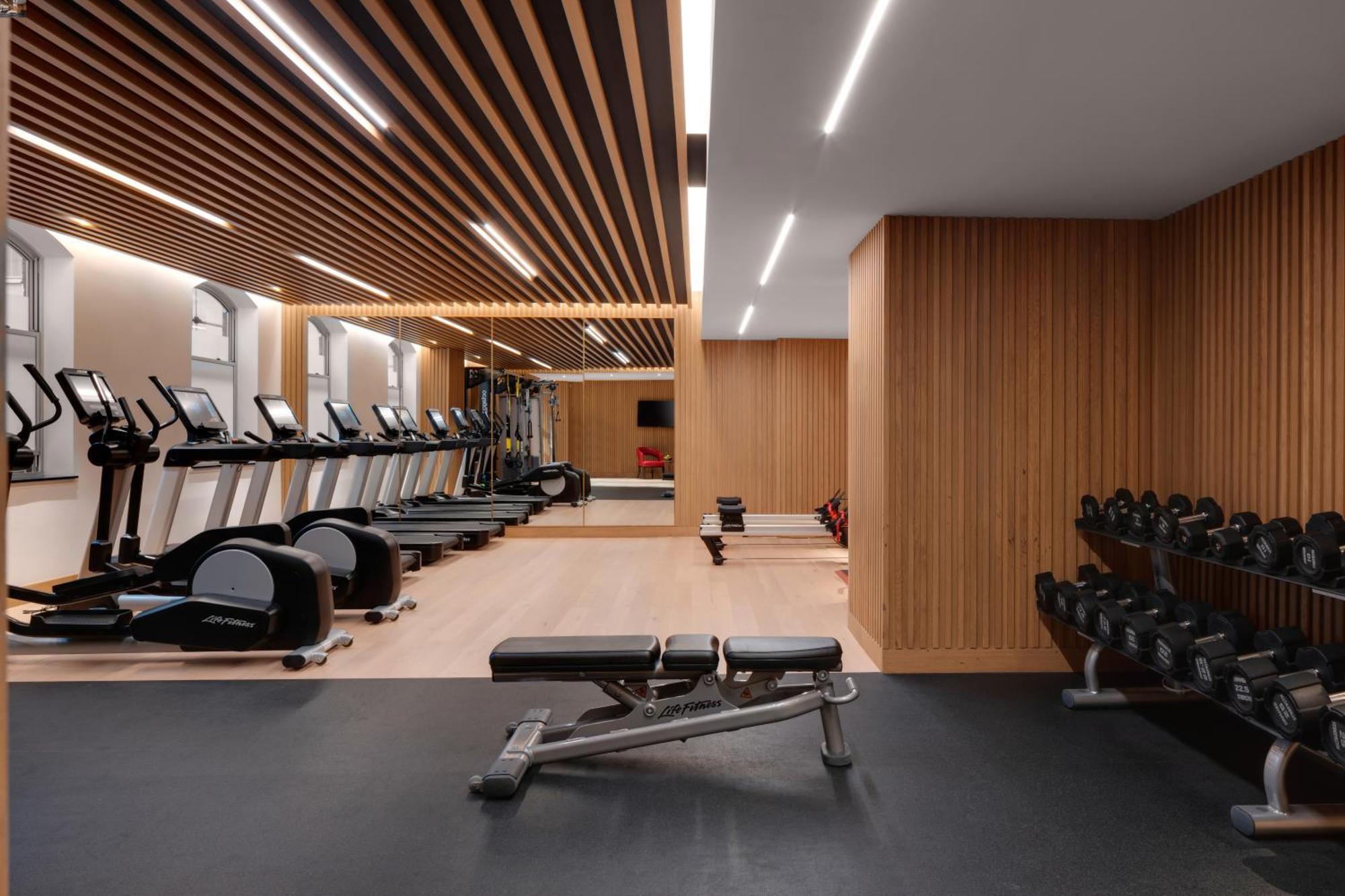 The Biltmore Mayfair Лондон Экстерьер фото The gym at The Standard East Village